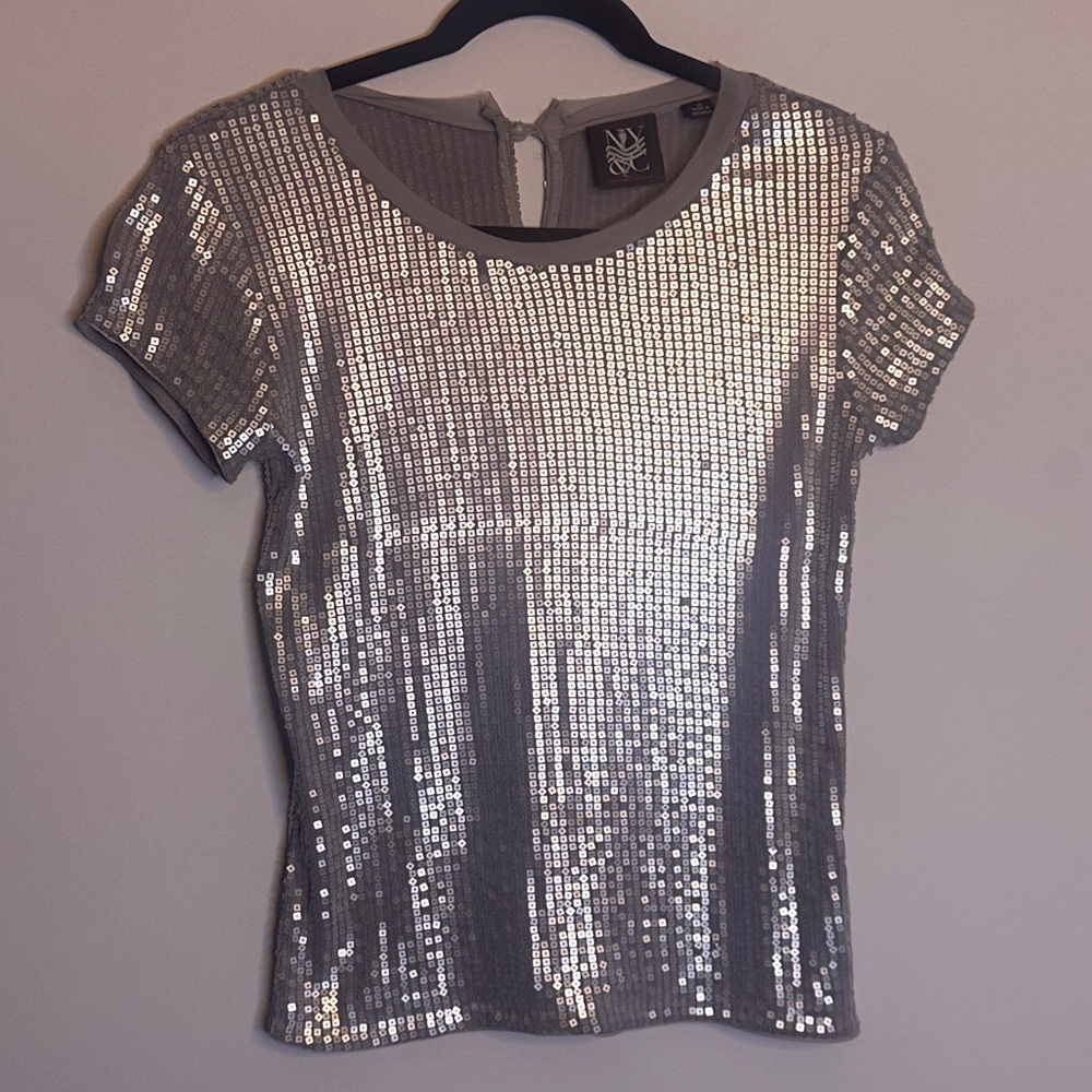 New York & Company Silver Sequined
Blouse Short Sleeve Festive Party Top